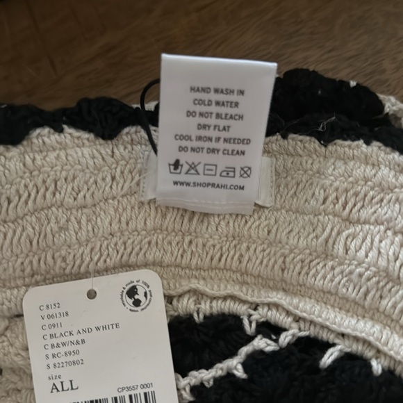 Daniella Crochet Bucket Hat - Picture 7 of 9